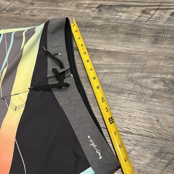 Quicksilver Men’s Highline Board Shorts Size 30 - Picture 13 of 13